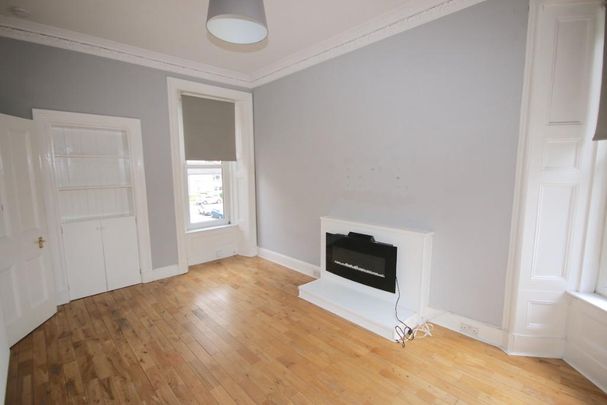 4 bedroom flat to rent - Photo 1
