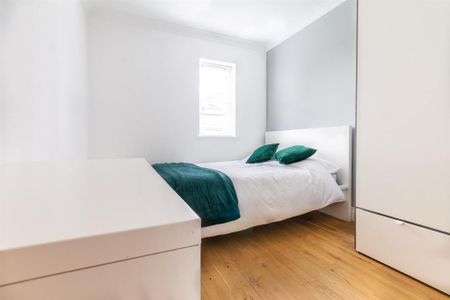 4 bedroom flat to rent - Photo 3