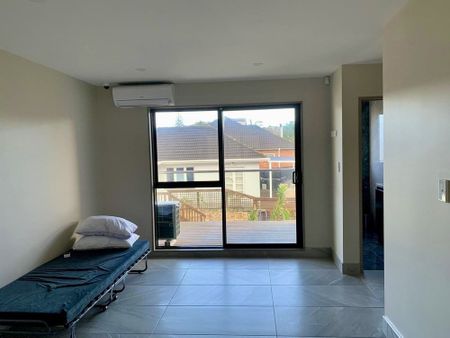 Rent this Lovely Home in Sandringham - Photo 4