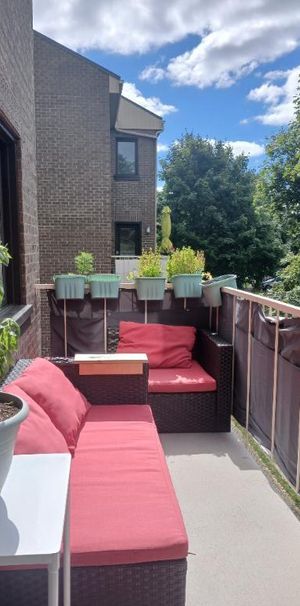 CONDO 5 ½ SUR 2 ÉTAGES, AU BORD DE LA RIVIÈRE ST-CHARLES, PISCINE ET STATIONNEMENT - Photo 1