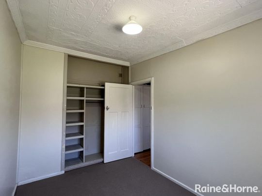 Family home in close proximity to Orange Hospital, Leewood Employment Precinct & In the direction of Cadia Mine - Photo 1