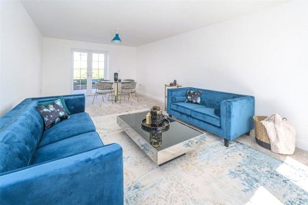 5 bedroom detached house to rent - Photo 2