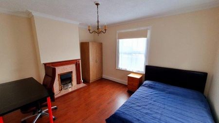 4 bedroom house share to rent - Photo 2