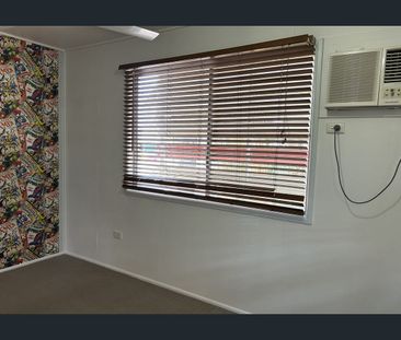 Beautifully Renovated High Set Famiy Home - Photo 6