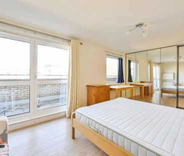 2 Bed Penthouse, Gean Court, N11 - Photo 4