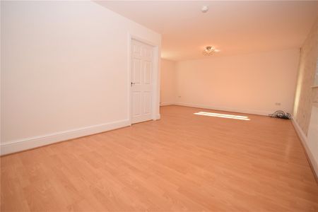 153A, Roker Lane, Pudsey, West Yorkshire, LS28 9NE - Photo 3