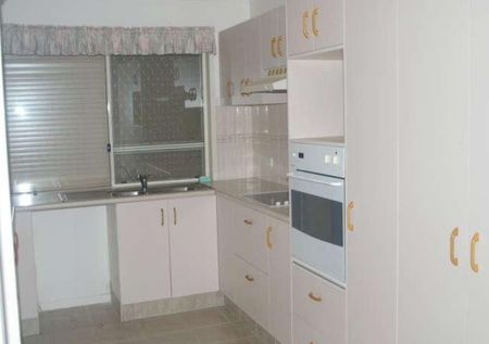 7 Coachwood Close, Runcorn QLD 4113 - House For Rent | Domain - Photo 2