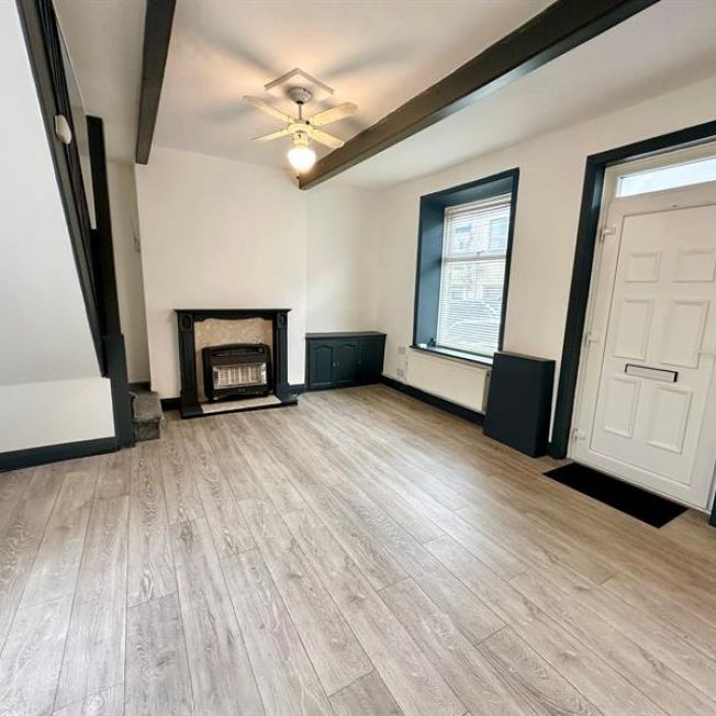 2 Bedroom Terraced To Let - Photo 1