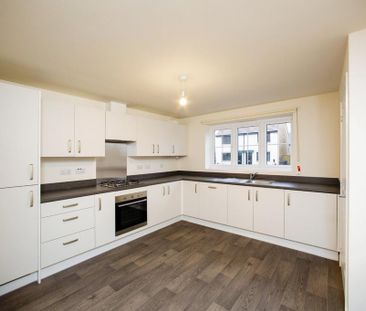 3 bedroom semi-detached house to rent - Photo 2