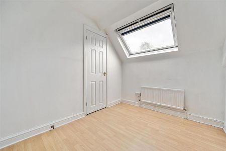 4 bedroom terraced house to rent - Photo 5