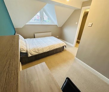 High Lea Court, Ebberston Terrace, Hyde Park, LS6 1AU, Leeds - Photo 4