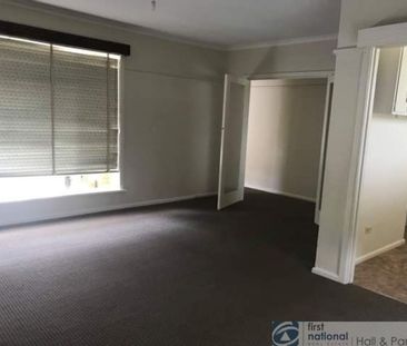 2 / 4 Third Avenue, Dandenong North - Photo 4