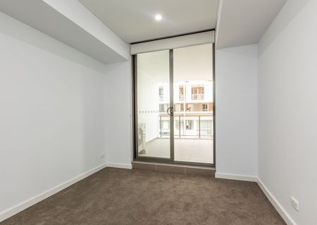 Stylish & Luxurious - Photo 3