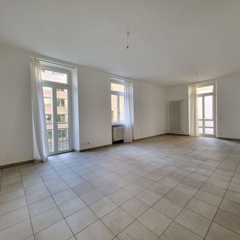 Renovated 1.5-2.5 room apartment with terrace - Foto 1