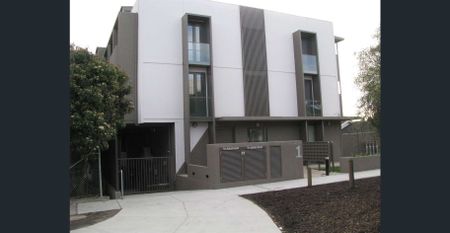 Student Apartment In Great Location - Photo 5