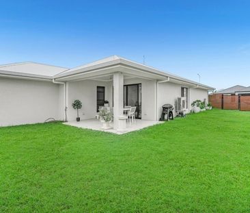 SPACE, STYLE AND PRIVACY - GORGEOUS FAMILY HOME! - Photo 1