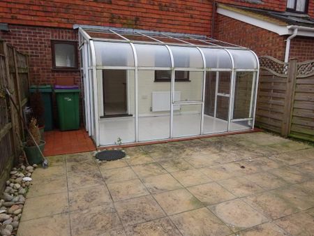 3 bedroom terraced house to rent - Photo 3