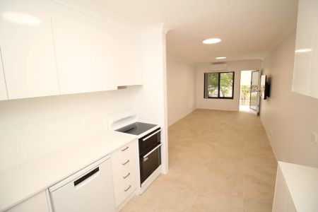 4/12 Dyne Street, Red Hill. - Photo 4