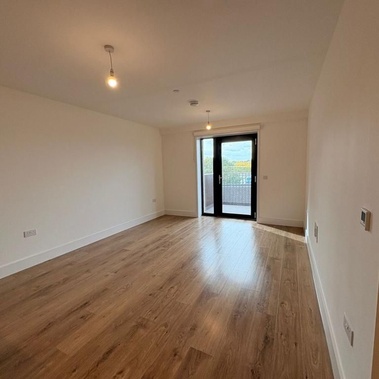 2 bedroom penthouse to rent - Photo 1