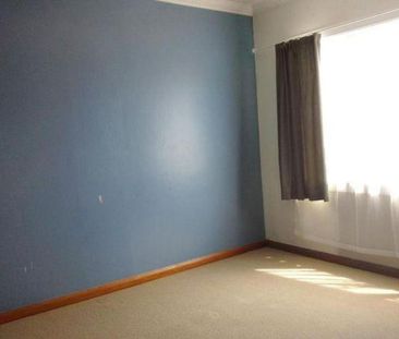 Three bedroom home - Photo 5