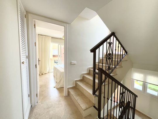 Semi-Detached House in Nueva Andalucía - Photo 1