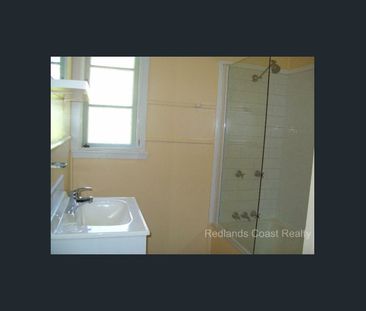 Lovely 3 Bedroom Property - Photo 3