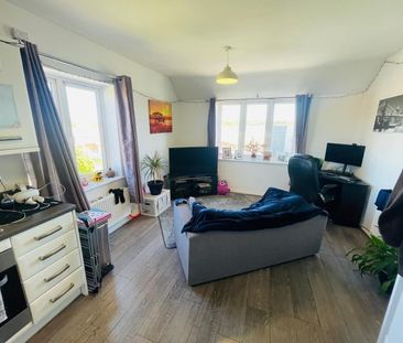 Signalman Court, Rugby, CV21 - Photo 1