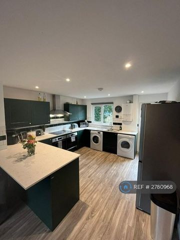 1 bedroom in a house share to rent - Photo 4