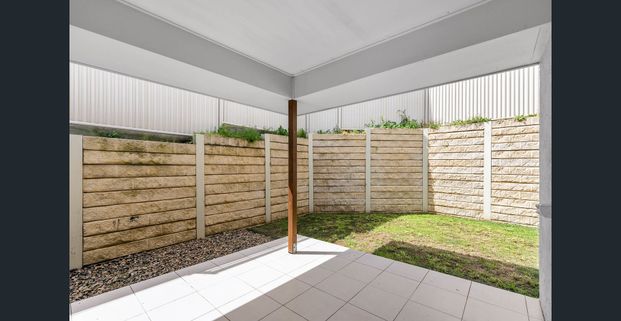 Modern Home in Glenvale - Photo 1