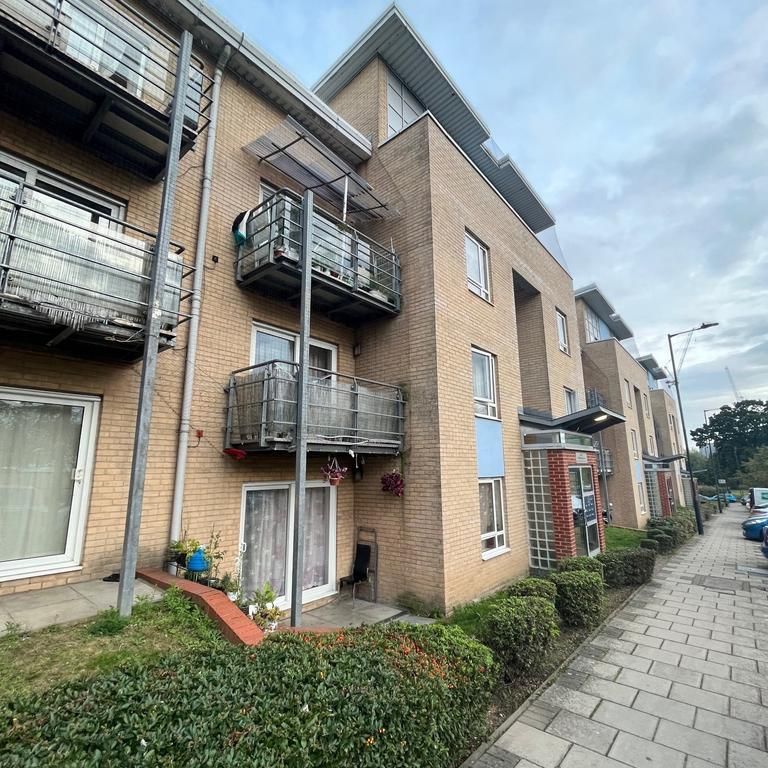 1 bedroom flat to rent - Photo 1