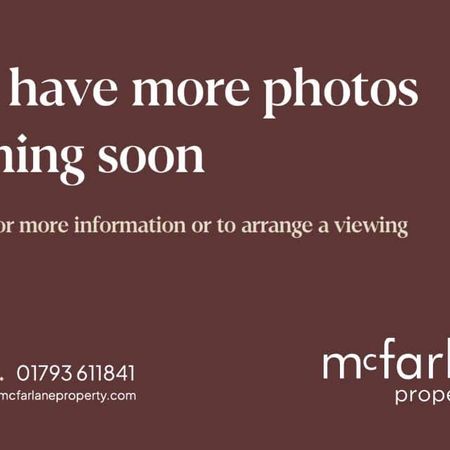 First Floor Front Flat, 11 Manchester Road, Swindon, SN1 - Photo 4