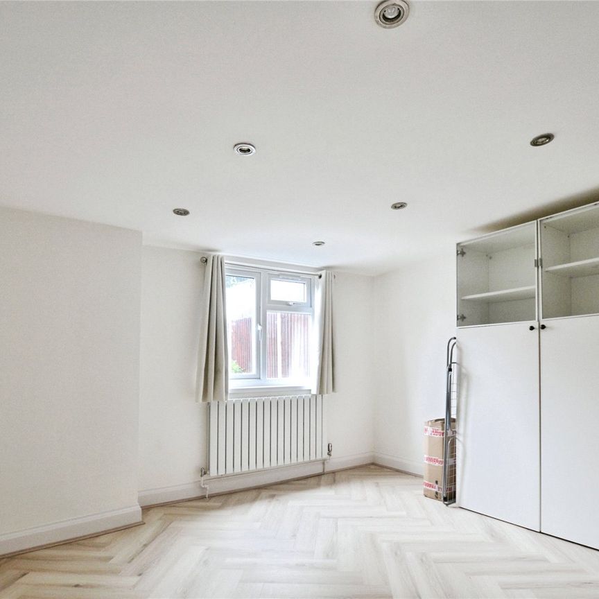 1 bedroom property to rent - Photo 1