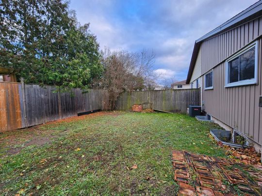 For Lease - 5 CALCOTT Court Unit# LOWER, Thorold, Ontario - Photo 1