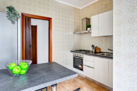 Spacious and bright single room in Via Ronchi - Photo 3