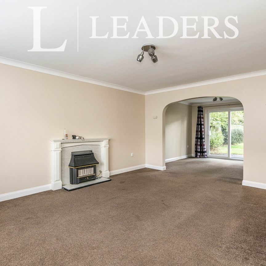 4 bedroom house to rent Gleneagles Drive, Waterlooville, Hampshire, PO7 - Photo 1