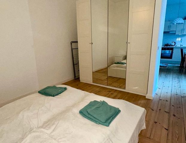 1,5-Zi-Wohnung in WEDDING, vollmöbliert, MINDESTENS FÜR 6 Mon - Photo 1