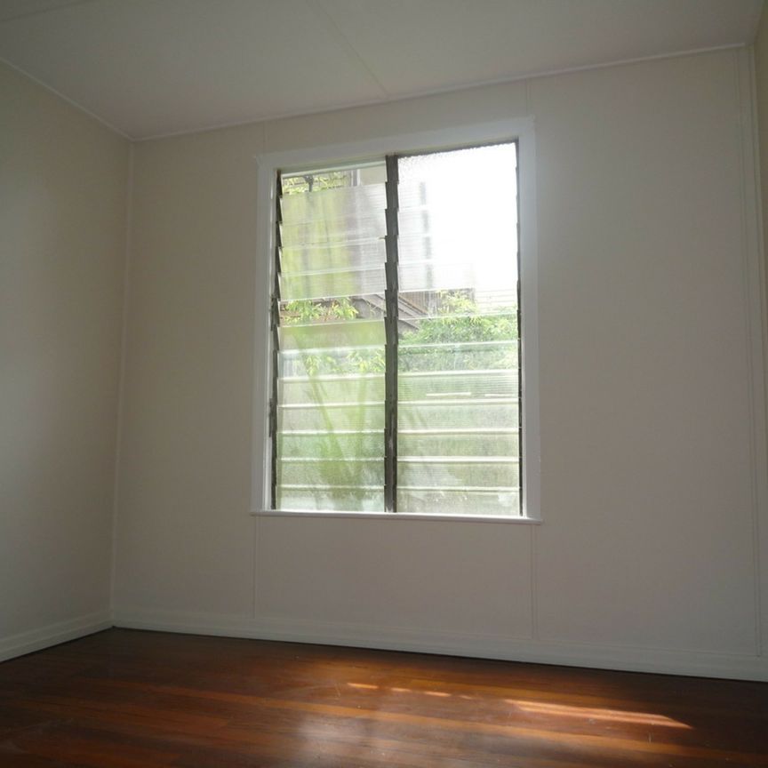 BUDGET APARTMENT IN ASHGROVE - Photo 1