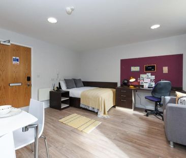 1 bedroom in a flat share to rent - Photo 5