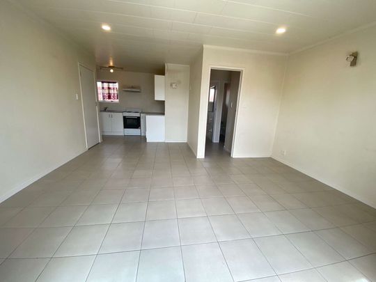 2 bedroom unit + garage - Photo 1