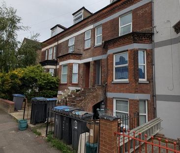 2 bedroom maisonette to rent - Photo 5