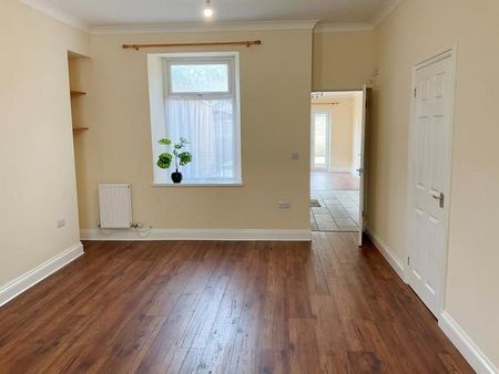 3 bedroom terraced house to rent - Photo 2