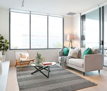 Chic Urban Living in the Acclaimed 'Garden House' Complex - Photo 5