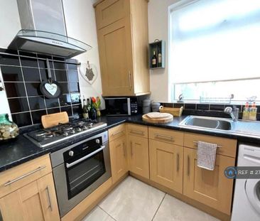 2 bedroom terraced house to rent - Photo 4