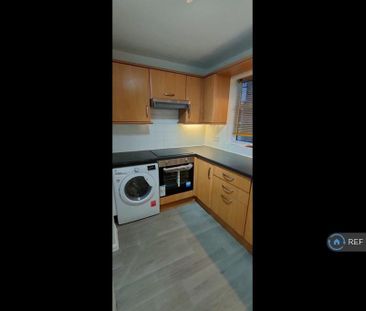3 bedroom flat to rent - Photo 6