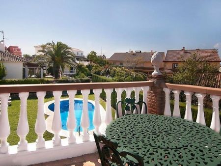 Luxury Villa for rent in Fuengirola, Andalusia - Photo 2