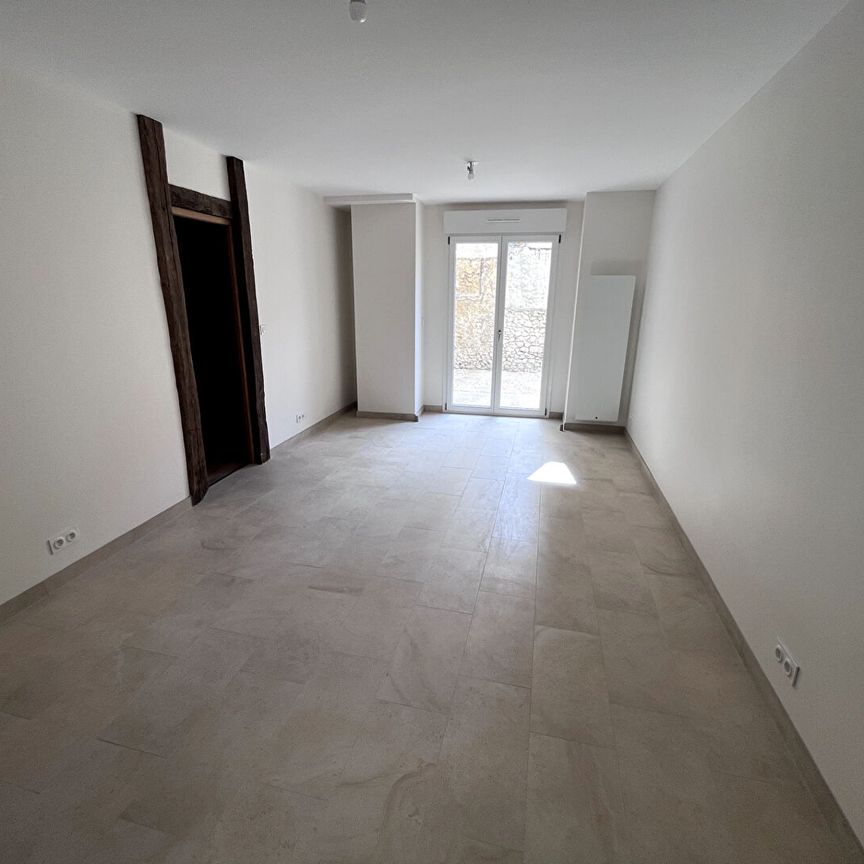 Location Appartement 2 pièces 56m² - Photo 1
