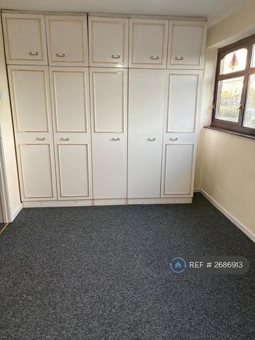 3 bedroom detached house to rent - Photo 3