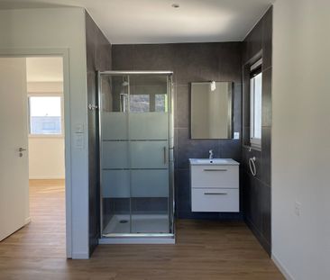 SAXON – STUNNING 2.5BEDS TOP FLOOR LOCATION - Photo 5