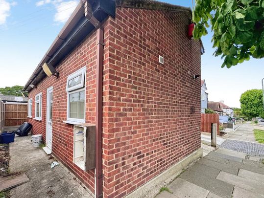 1 bedroom bungalow to rent - Photo 1