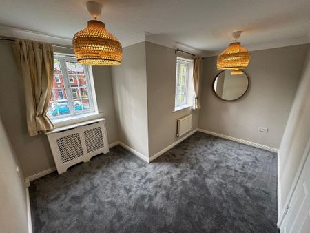 3 bedroom end of terrace house to rent - Photo 2